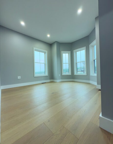 Bedroom 2 - second Floor - 19 High St