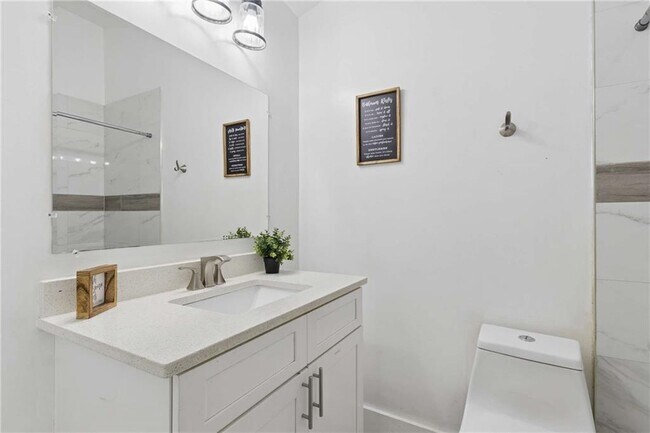 Building Photo - 1298 Gideons Dr SW