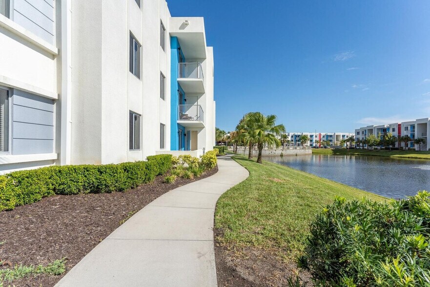 Building Photo - 1820 Legends Ln