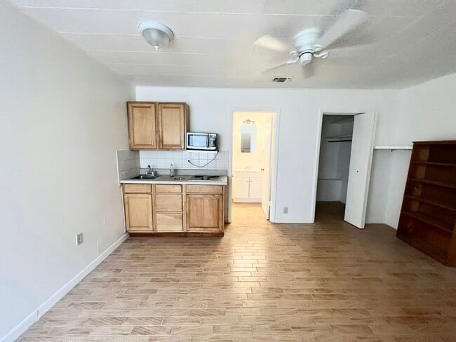 Building Photo - 6403 Magnolia Homes Rd