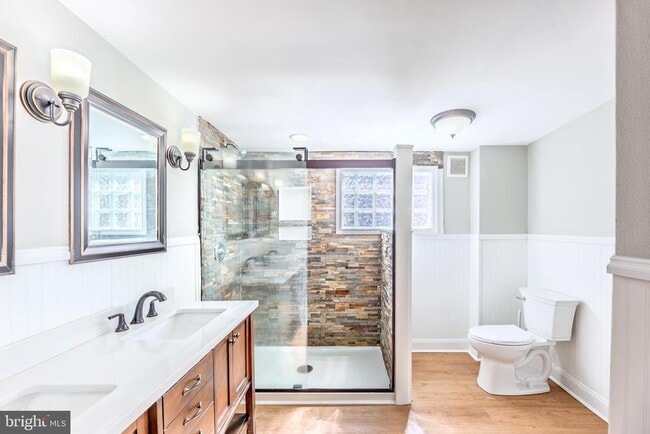 Building Photo - 422 Spackmans Ln