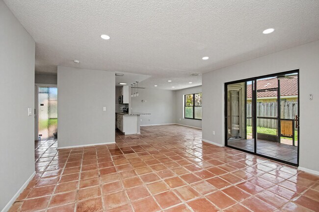 Building Photo - 7407 Silver Woods Ct
