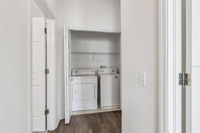 Building Photo - 571 Shoreham Ct NE