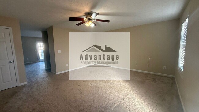 Building Photo - 5025 Village Run Dr