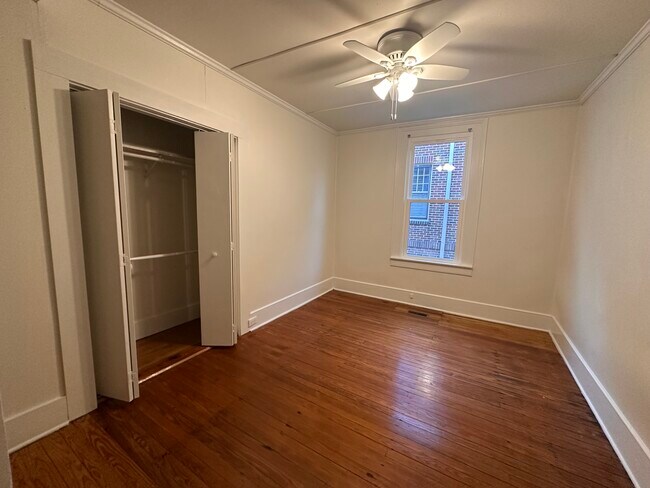 Building Photo - 805 N Buchanan Blvd