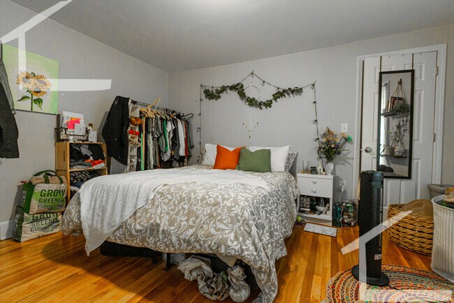 Building Photo - 15 Gordon St