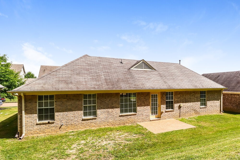 Building Photo - 1481 Lawson Dr