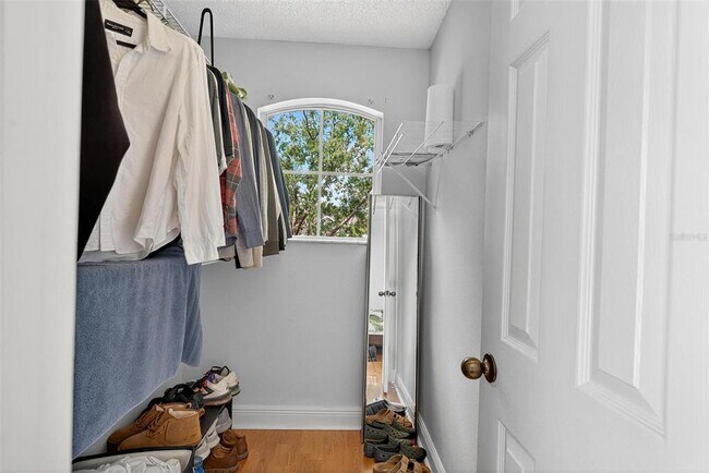 Building Photo - 1400 Holly Glen Run