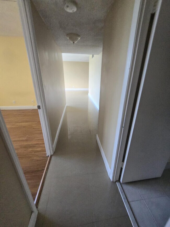 Building Photo - 7051 Environ Blvd