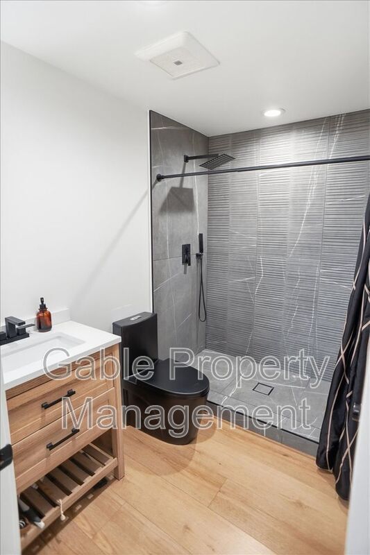 Building Photo - 27453 Santa Clarita Rd