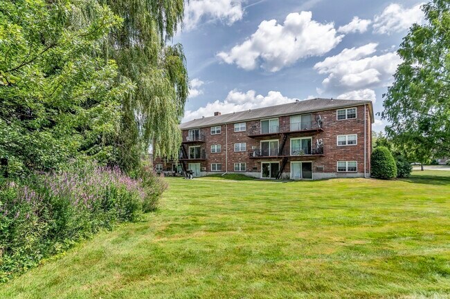 Building Photo - 55 Fernview Ave