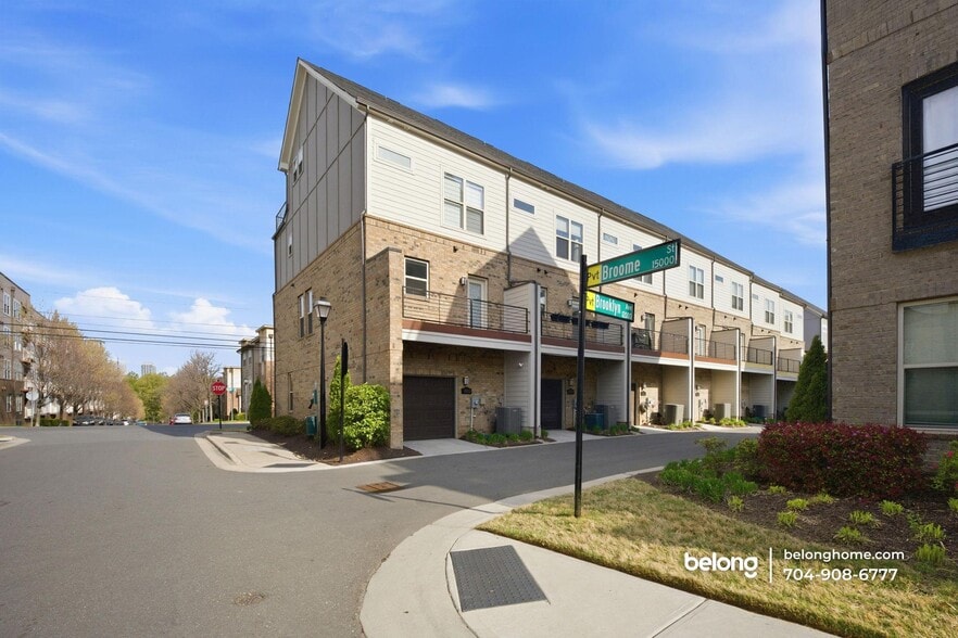 Building Photo - 12033 Brooklyn Ave