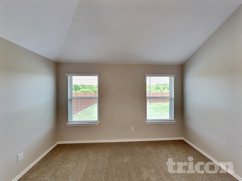 Building Photo - 9125 Nevis Dr