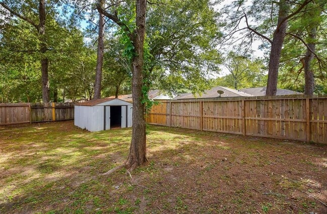 Building Photo - 2706 Foliage Green Dr