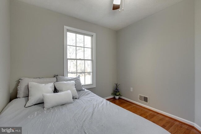 Building Photo - 7943 Brightmeadow Ct