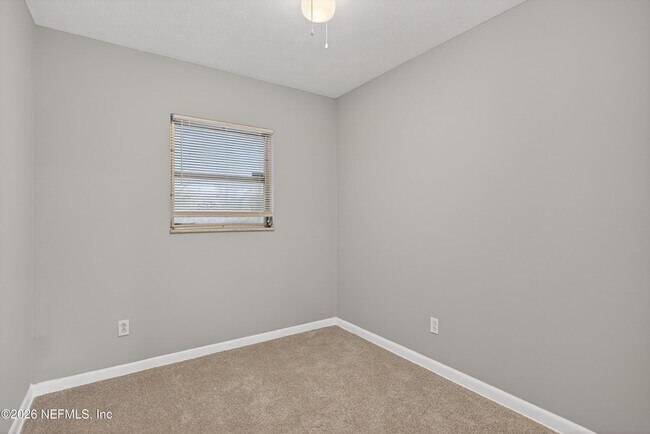 Building Photo - 8015 Jaguar Dr