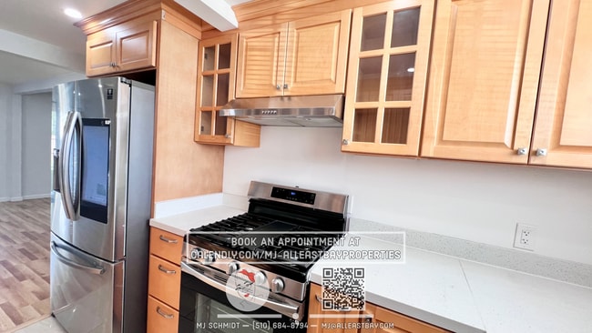 Building Photo - 3 bedroom home in El Sabrante with EV charger, 2 parking spots, 1 car garage, ac/heat!