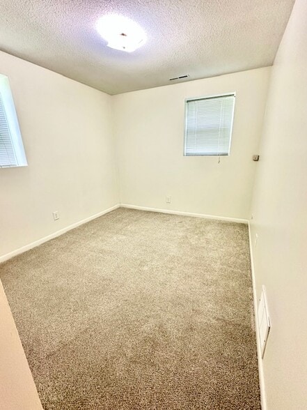 Building Photo - 1155 Norton St