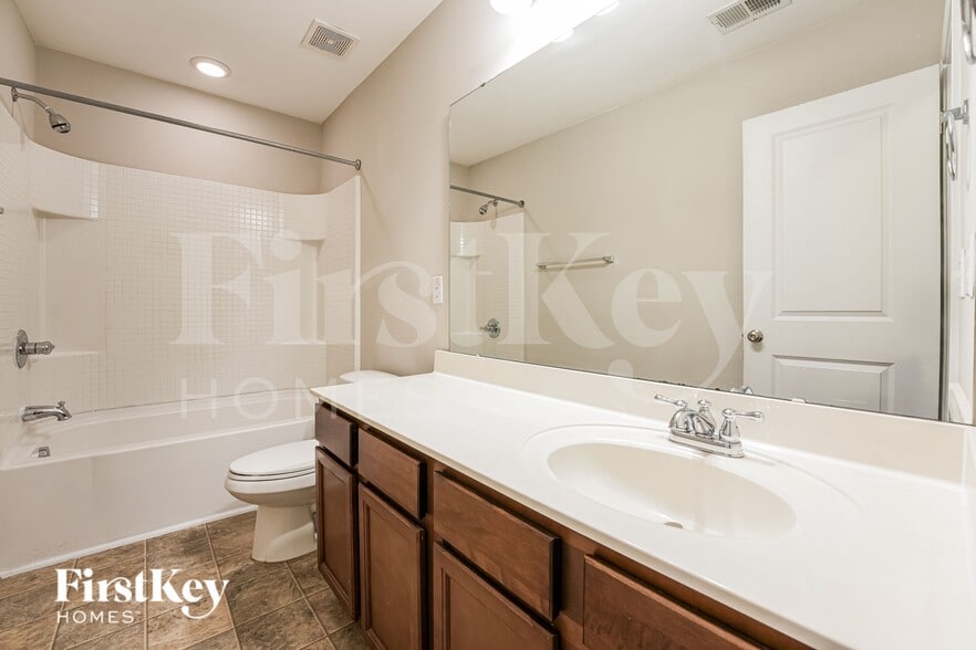 Building Photo - 2901 Maybry Dr
