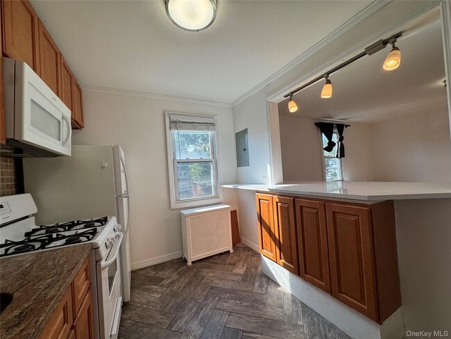 Building Photo - 267 Plainfield Ave