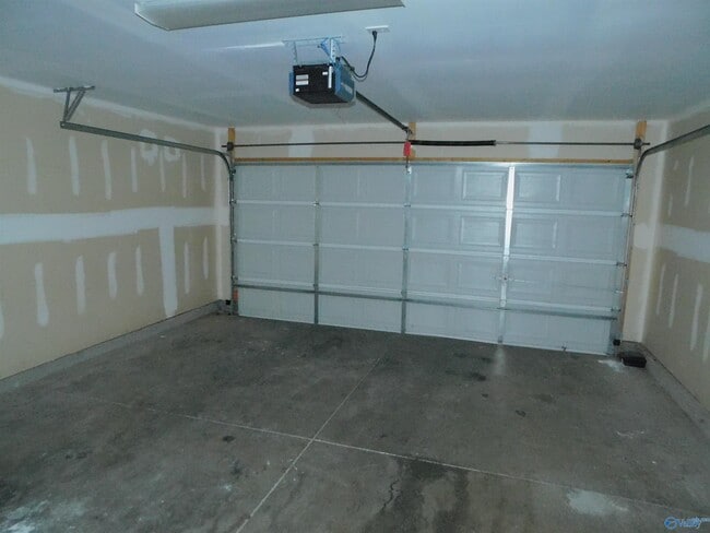 Building Photo - 130 Lockport Dr