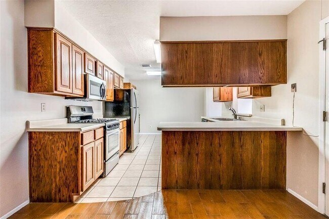 Building Photo - 4753 Fairbanks Dr