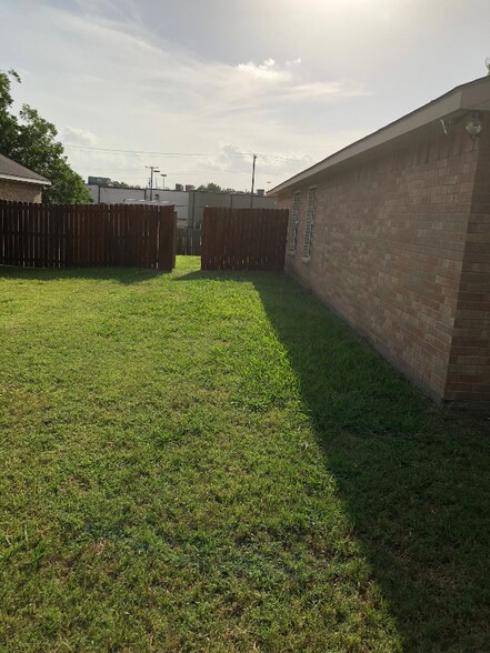 Building Photo - 4108 Johnson St