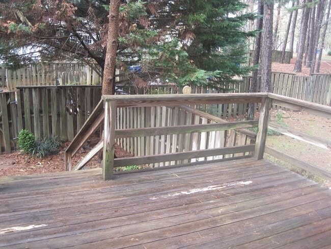 Building Photo - 1583 Laureldale Dr