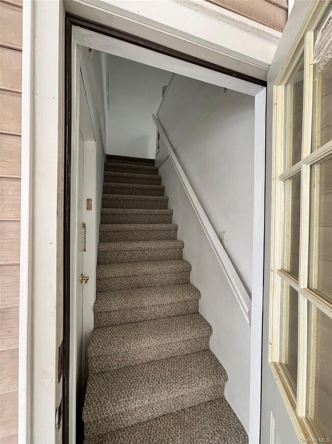 Building Photo - 73 Colonial Dr