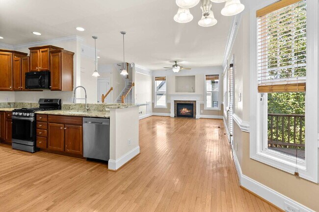 Building Photo - Spacious 4-Bedroom Home for Rent in Kings Grant Fayetteville – 15 Minutes from Fort Bragg