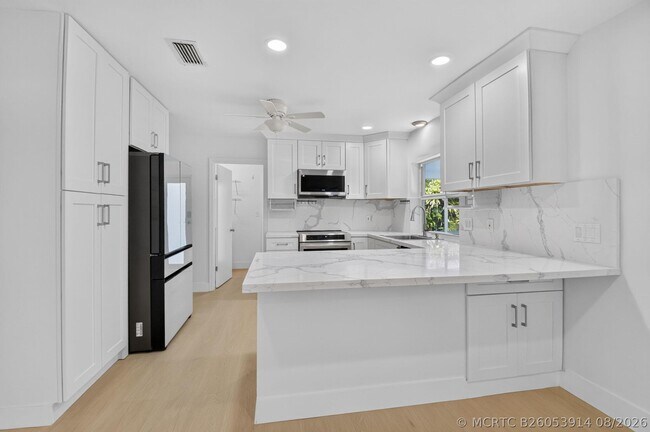 Building Photo - 1301 SW 8th St