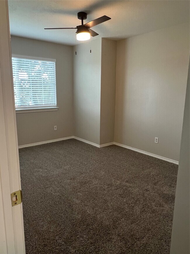 Building Photo - 12035 Duane St