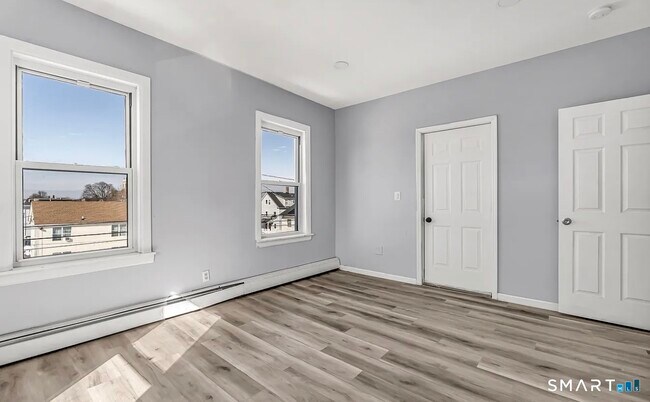 Building Photo - 1220 Pembroke St