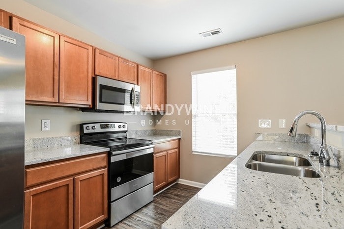 Building Photo - 2315 Portola Ct