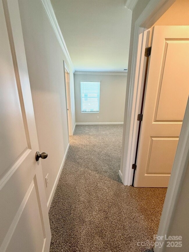 Building Photo - 1719 Braemar Vlg Dr