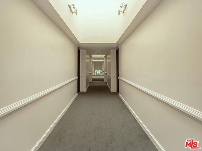 Building Photo - 1610 Camden Ave