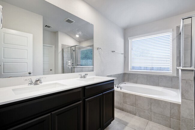 Building Photo - 3168 Junction Bay