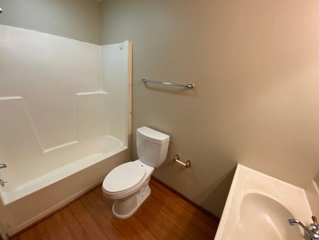 Building Photo - Available May 29th, 2026!