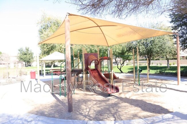 Building Photo - 7265 W Glenn Dr