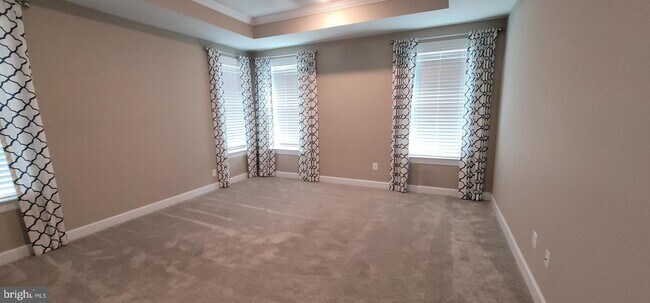 Building Photo - 37046 Seagrove Wy
