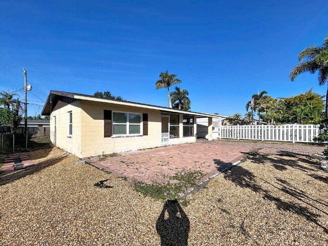 Building Photo - 6002 Lords Ave