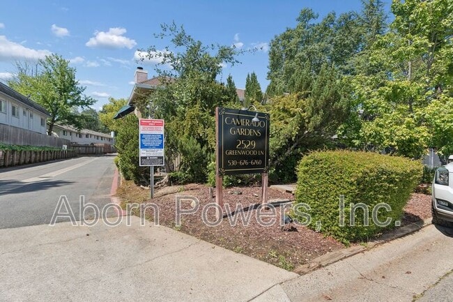 Building Photo - 2529 Greenwood Ln