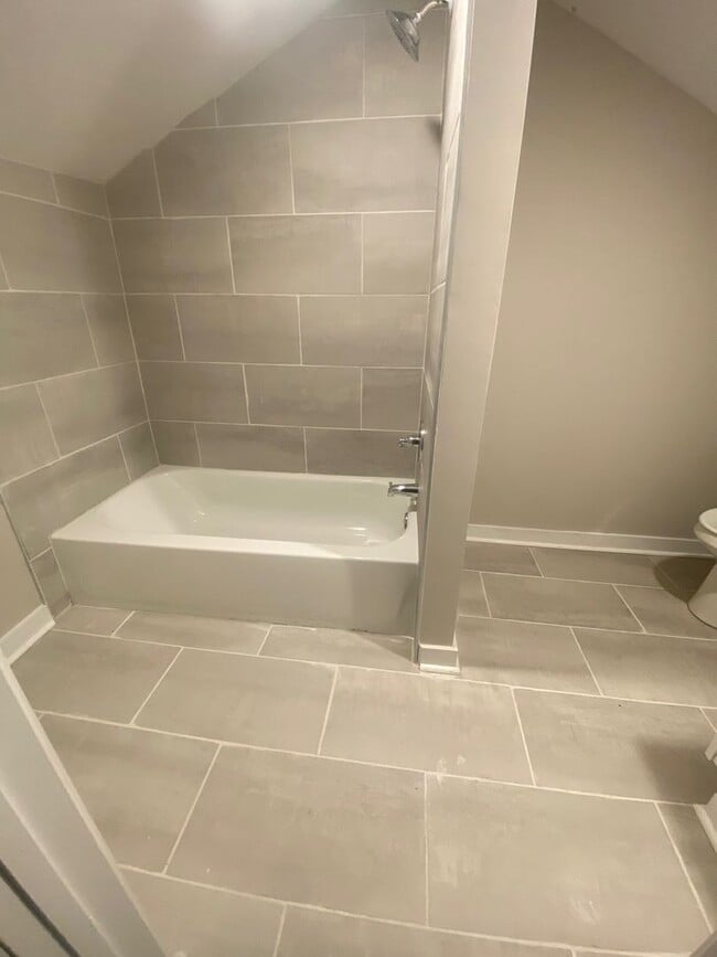 Building Photo - 120 S Main St