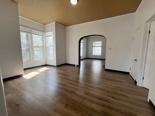 Building Photo - Ranch Style 2 Bed/1 Bath with Fenced in Yard!