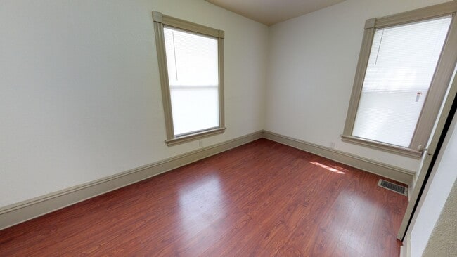 Building Photo - 464 Poplar St