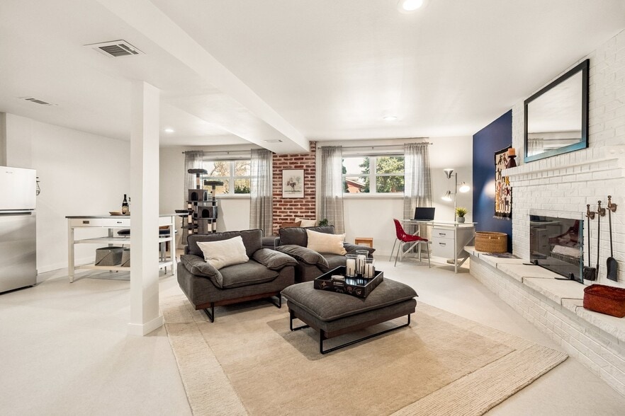 Building Photo - 6123 S Madison Dr