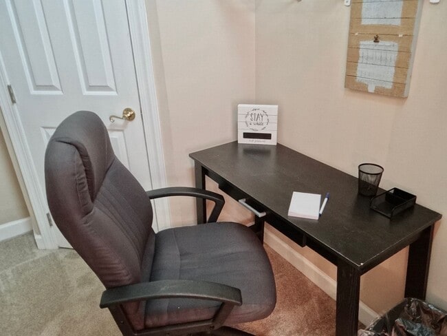 Building Photo - ****Medium Term Furnished Rental With Indoor & Outdoor Pools, Gaming System****