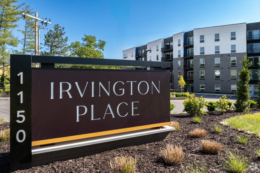Signage - Irvington Place