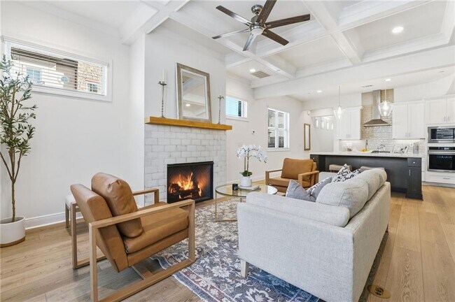 Building Photo - 110 Via Roma