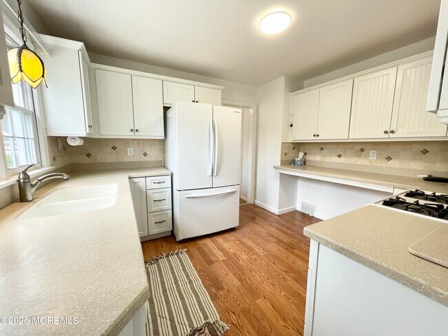 Building Photo - 612 Myrtle Ave